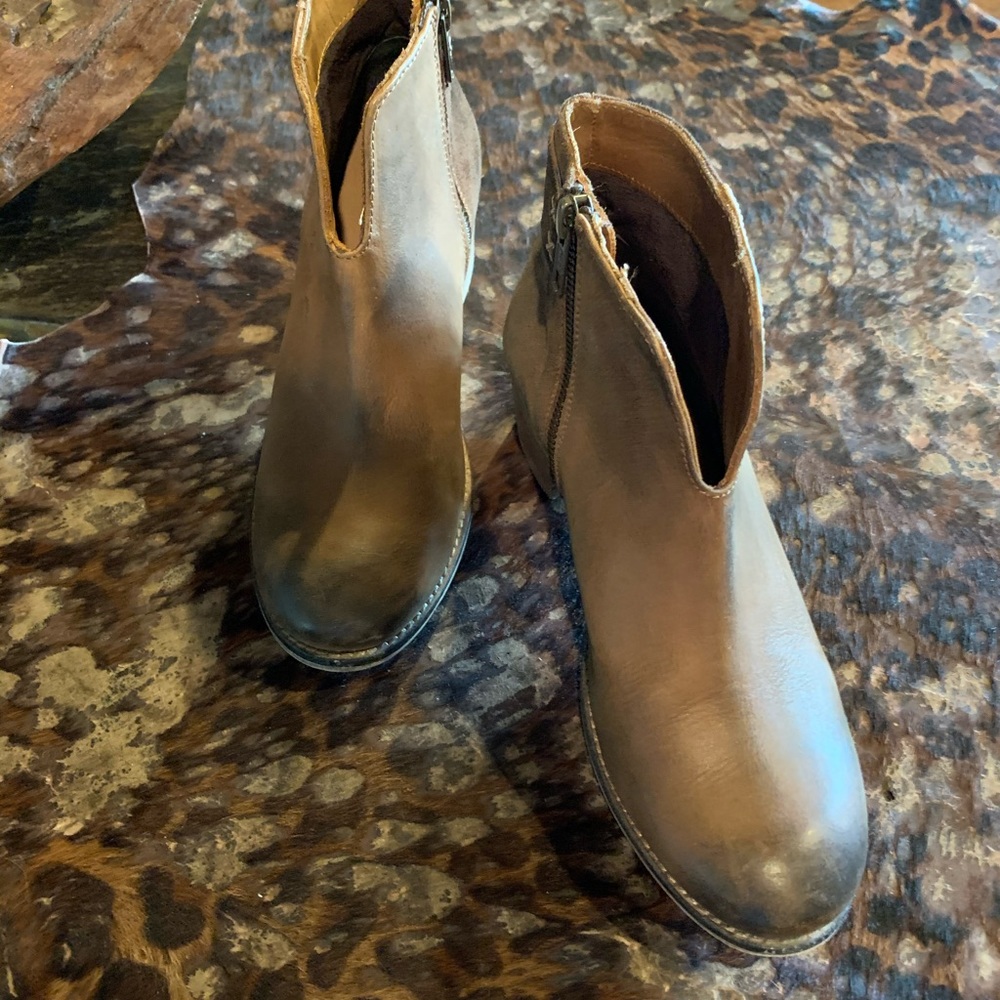 Ankle boots